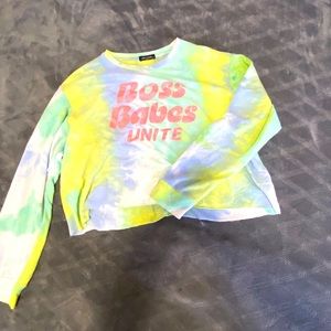 Tie-dye lightweight cropped sweatshirt with words “boss babes unite”